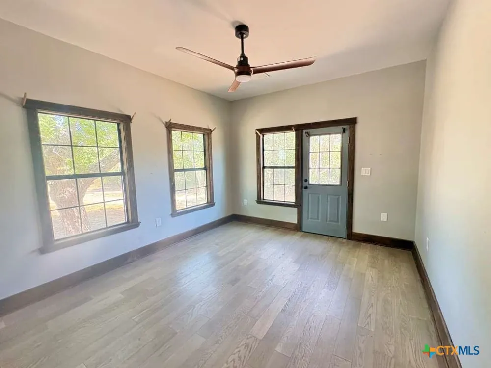 134 E North Street Goliad, TX 77963