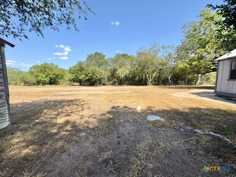 134 E North Street Goliad, TX 77963