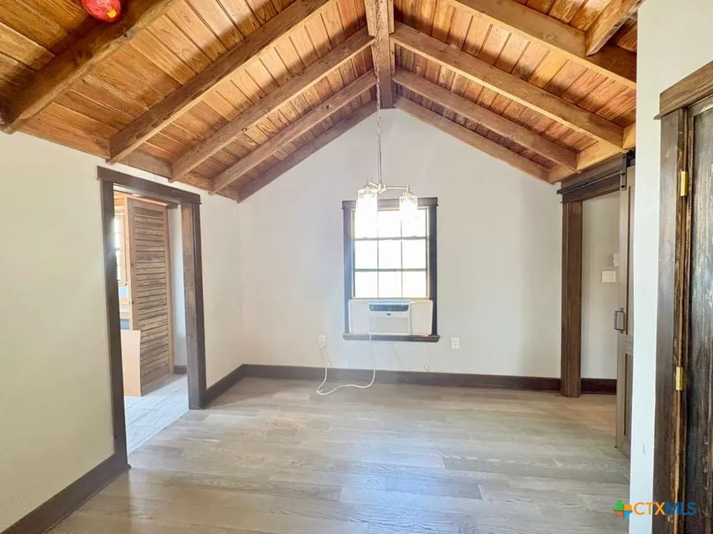134 E North Street Goliad, TX 77963