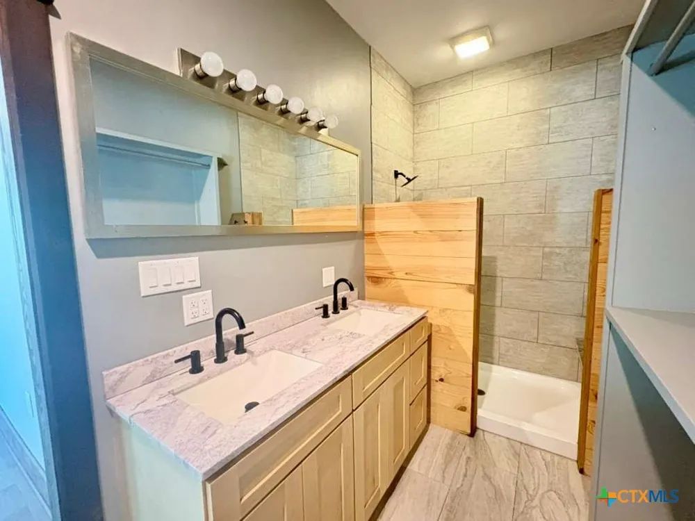 134 E North Street Goliad, TX 77963