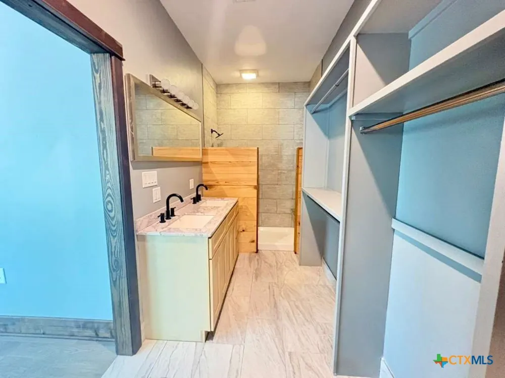 134 E North Street Goliad, TX 77963