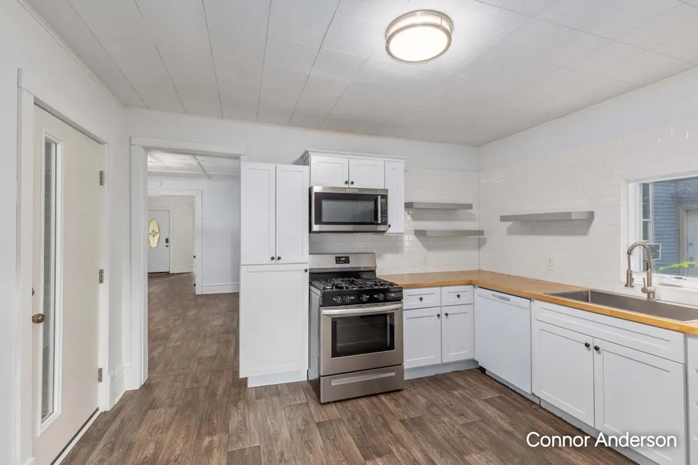 543 Leonard Street NE Grand Rapids, MI 49503