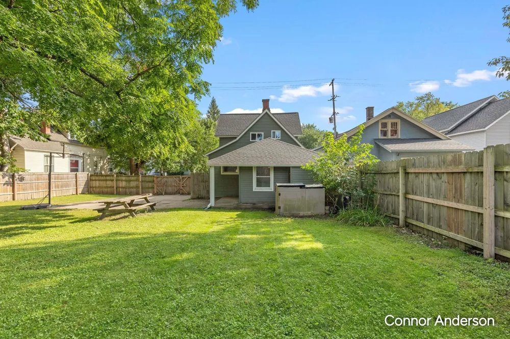 543 Leonard Street NE Grand Rapids, MI 49503
