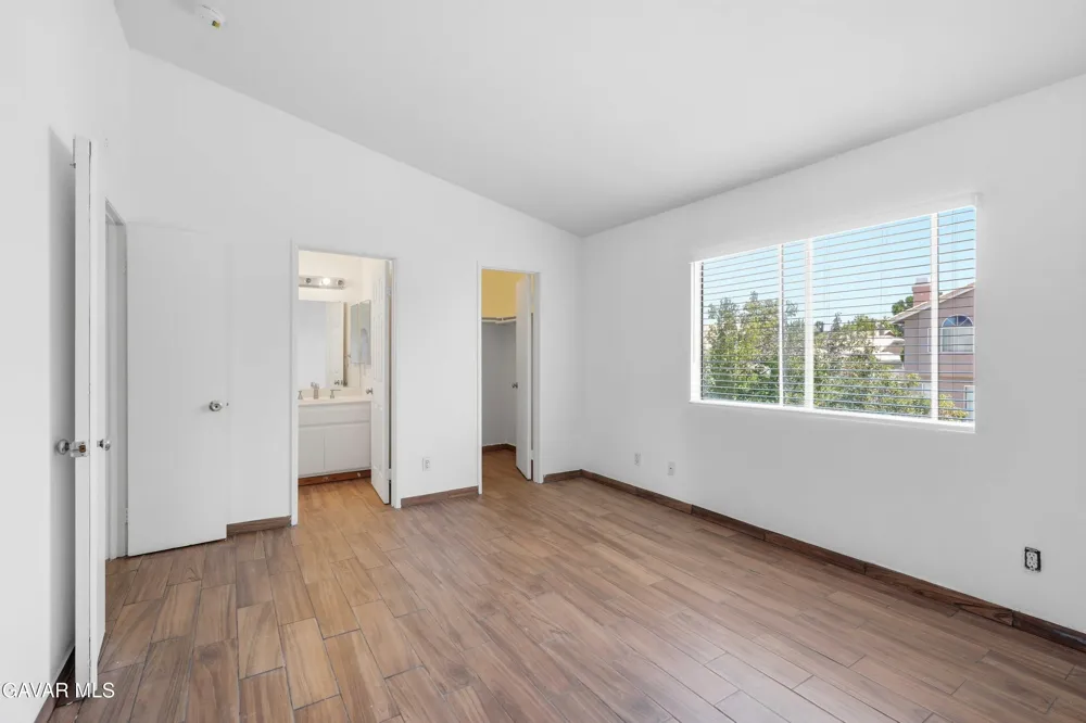 2614 W Newgrove Street Lancaster, CA 93536