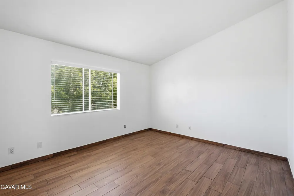 2614 W Newgrove Street Lancaster, CA 93536