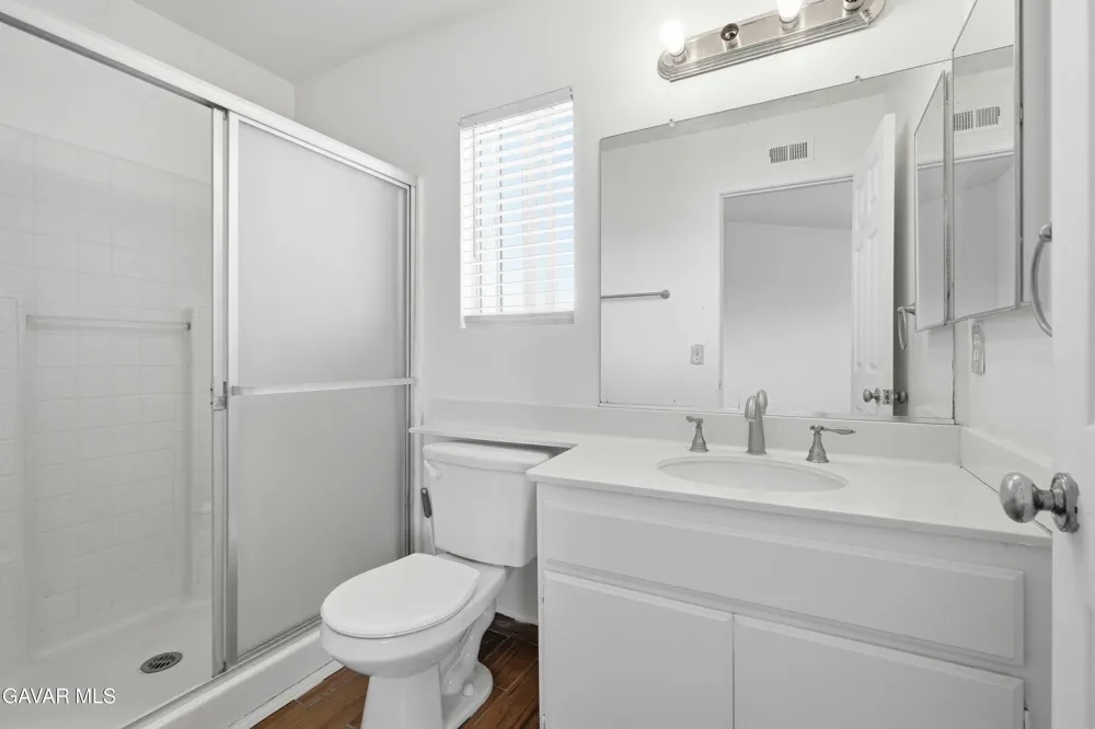 2614 W Newgrove Street Lancaster, CA 93536
