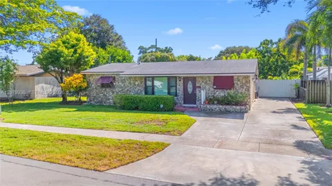 311 SW 70th Ter