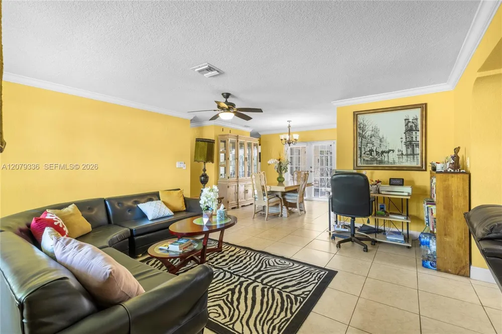 311 SW 70th Ter Pembroke Pines, FL 33023