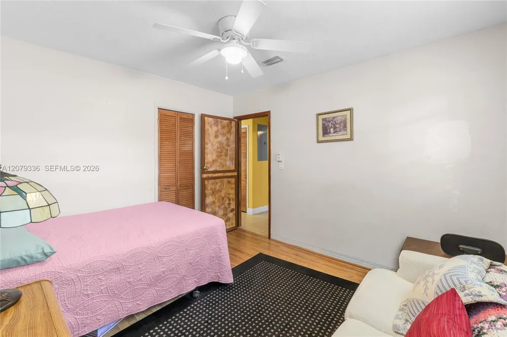 311 SW 70th Ter Pembroke Pines, FL 33023