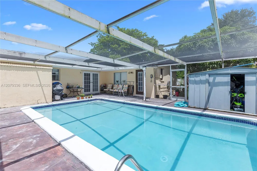 311 SW 70th Ter Pembroke Pines, FL 33023