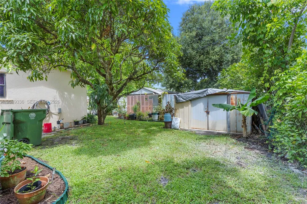 311 SW 70th Ter Pembroke Pines, FL 33023