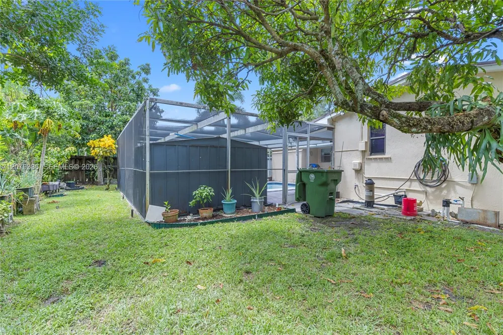 311 SW 70th Ter Pembroke Pines, FL 33023