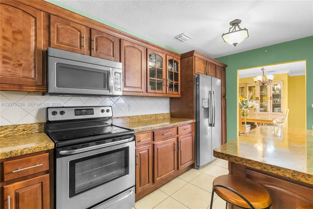 311 SW 70th Ter Pembroke Pines, FL 33023