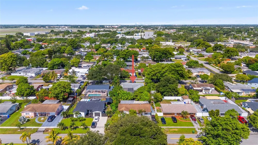 311 SW 70th Ter Pembroke Pines, FL 33023