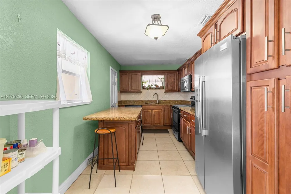 311 SW 70th Ter Pembroke Pines, FL 33023