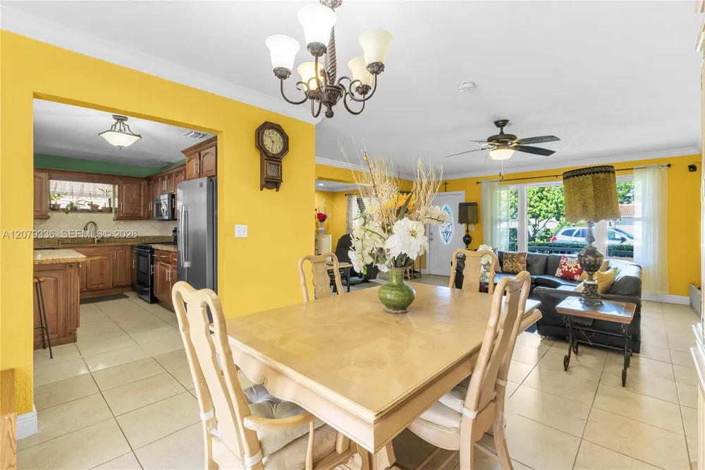 311 SW 70th Ter Pembroke Pines, FL 33023