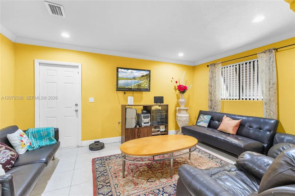 311 SW 70th Ter Pembroke Pines, FL 33023