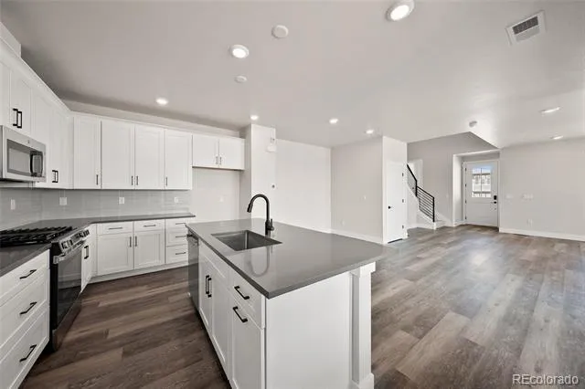 8741 Whiteclover Street Littleton, CO 80125
