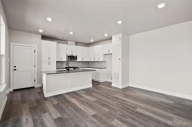 8741 Whiteclover Street Littleton, CO 80125