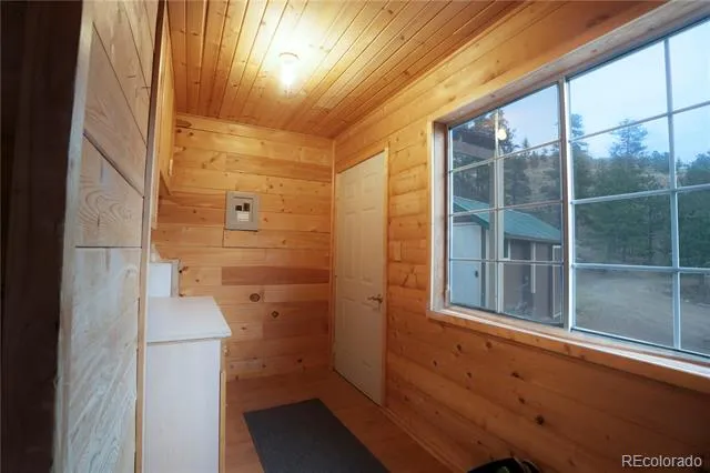 1049 Spencer Mountain Road Bellvue, CO 80512