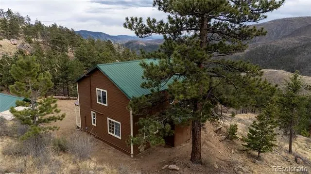 1049 Spencer Mountain Road Bellvue, CO 80512