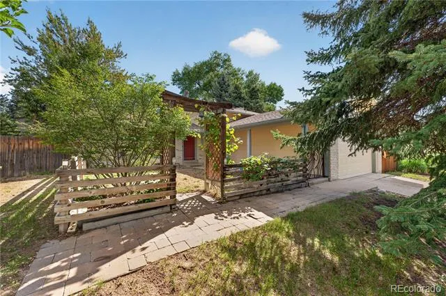 2436 S Lansing Way Aurora, CO 80014