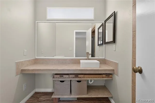 2436 S Lansing Way Aurora, CO 80014