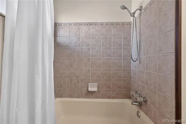 2436 S Lansing Way Aurora, CO 80014
