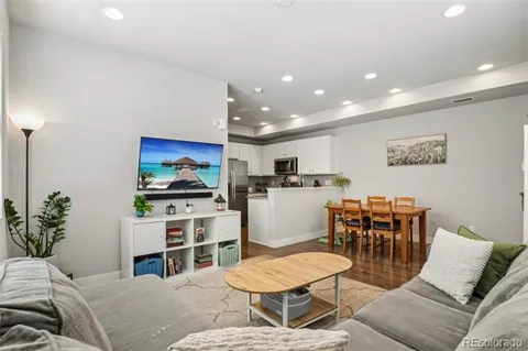 16021 E 47th Place