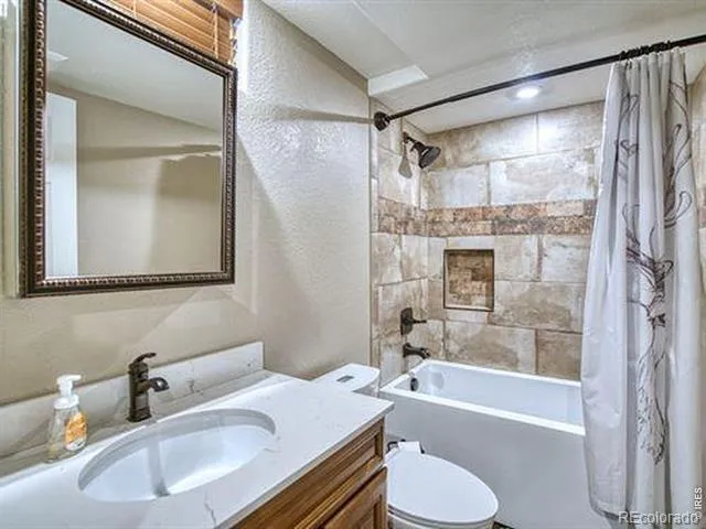 2525 W County Road 4 Berthoud, CO 80513