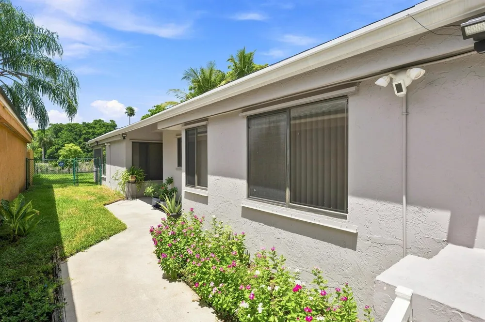 2385 NW 34TH TERRACE Coconut Creek, FL 33066