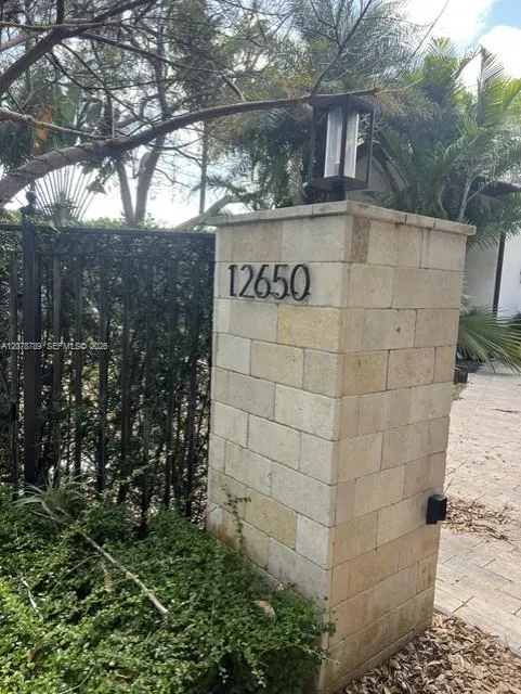 12650 SW 77th Ave Pinecrest, FL 33156