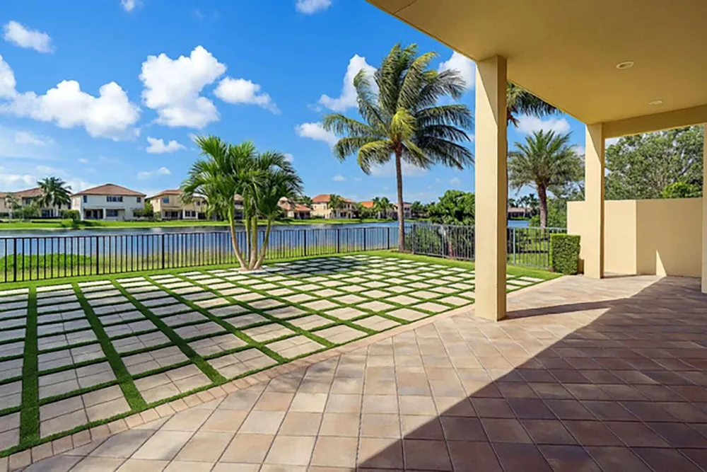 8151 Lost Creek Lane Delray Beach, FL 33446
