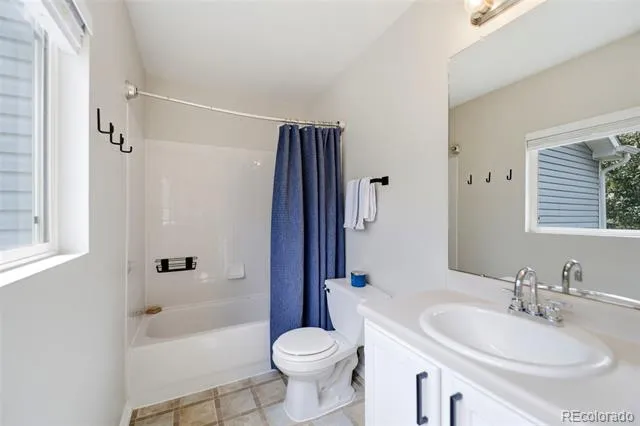 16013 E Nichols Place Englewood, CO 80112