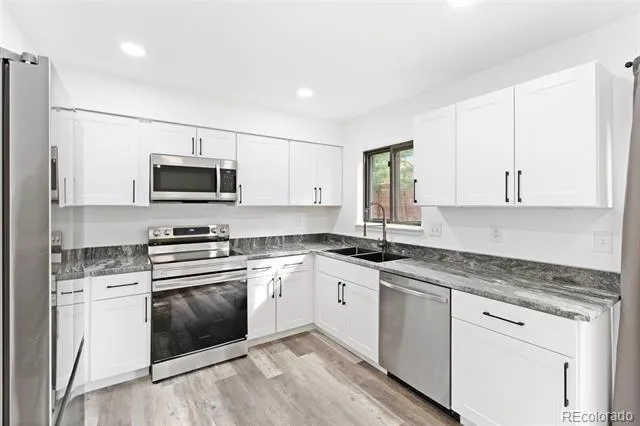 3864 S Nucla Street Aurora, CO 80013