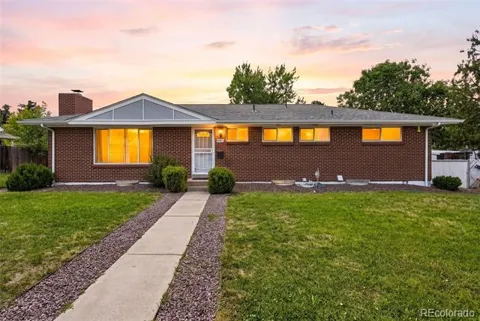 6985 S Ash Circle