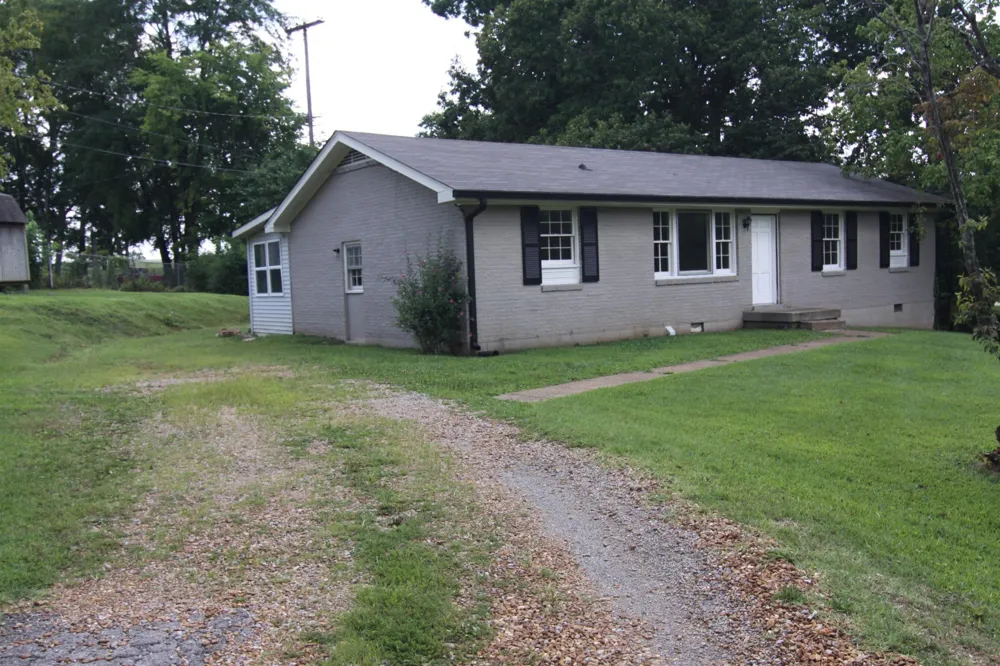 304 Hilldale Ln Clarksville, TN 37043