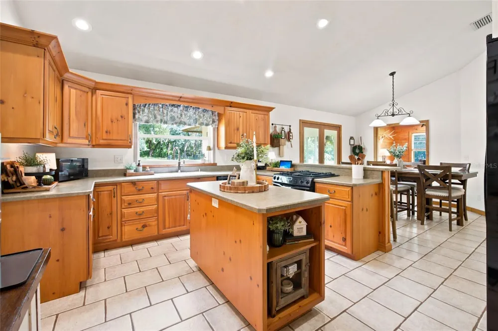 2015 NW 35TH STREET ocala, FL 34475