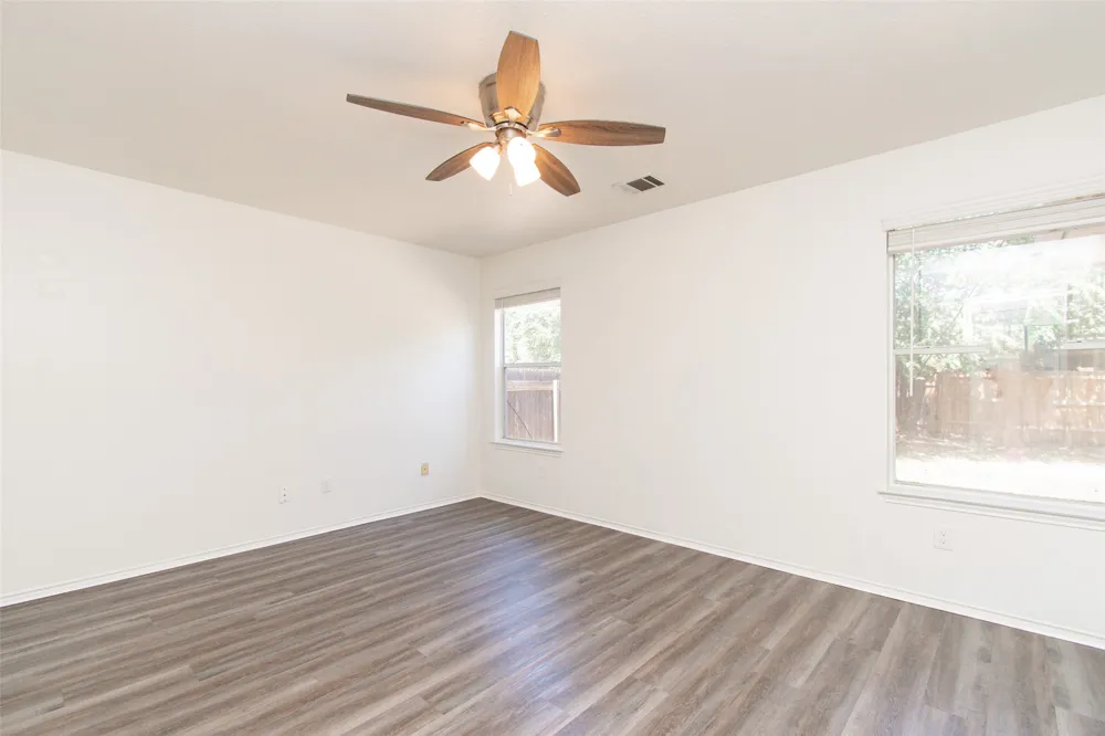 1436 Roxannes Run Pflugerville, TX 78660