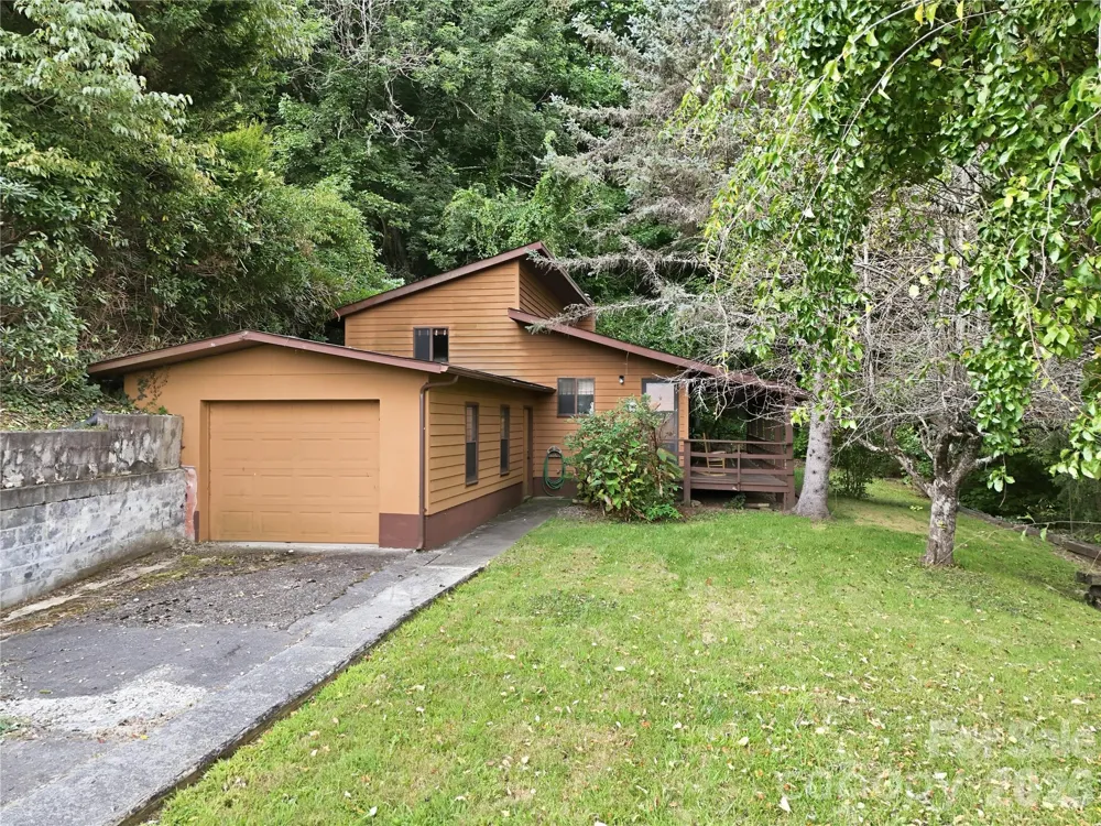 128 Wildcherry Hill Road Maggie Valley, NC 28751