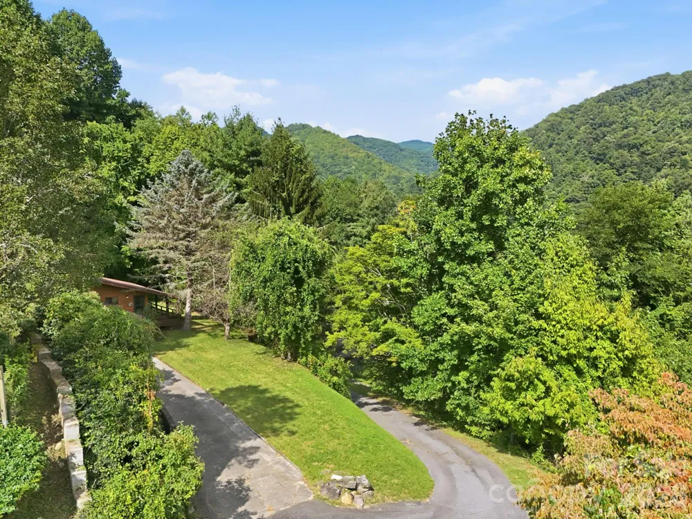 128 Wildcherry Hill Road Maggie Valley, NC 28751