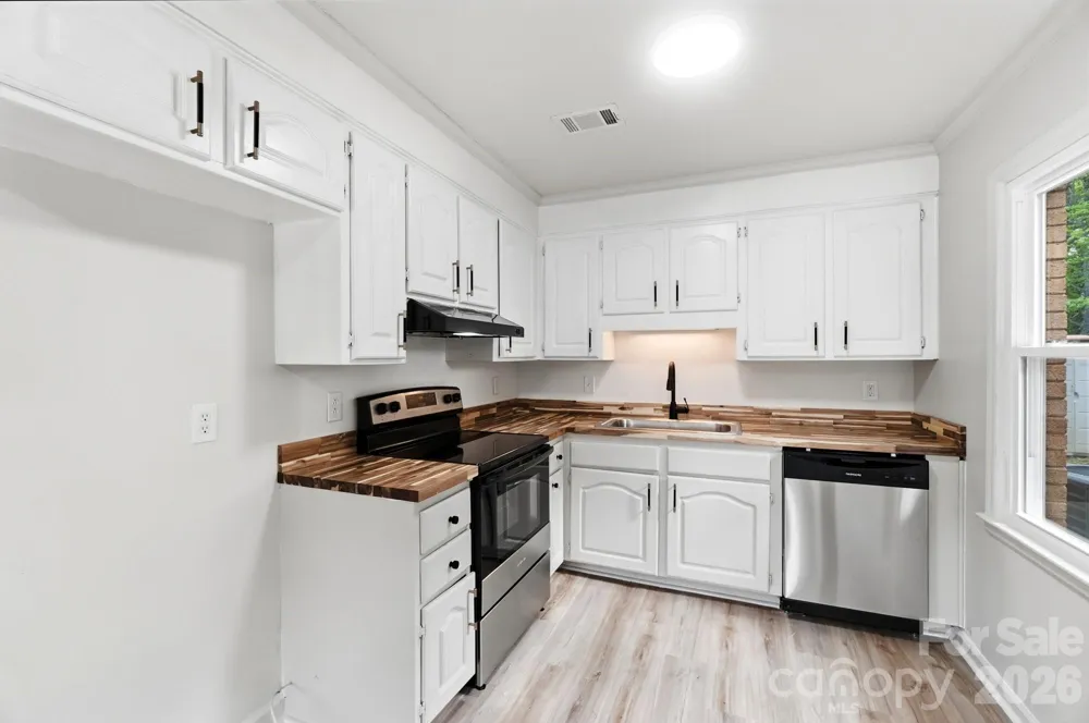9933 Starwood Drive Charlotte, NC 28215