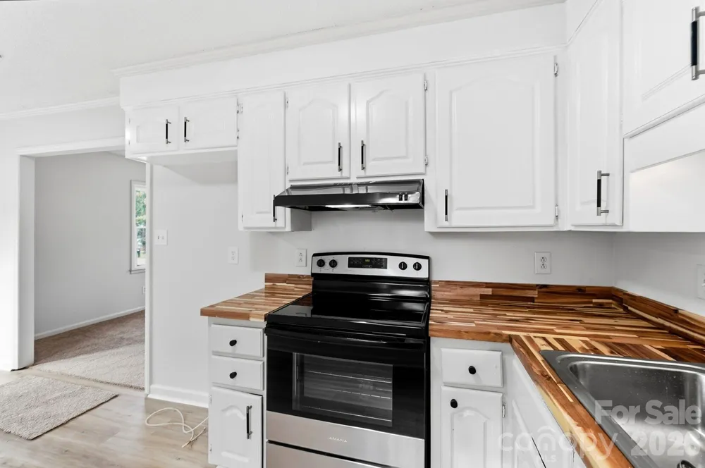 9933 Starwood Drive Charlotte, NC 28215