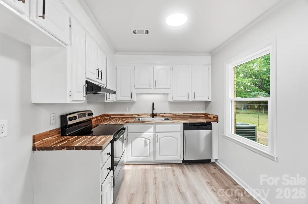 9933 Starwood Drive Charlotte, NC 28215