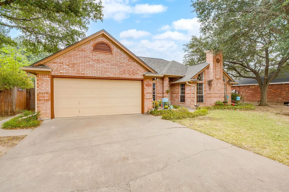 316 Shane Lane Burleson, TX 76028