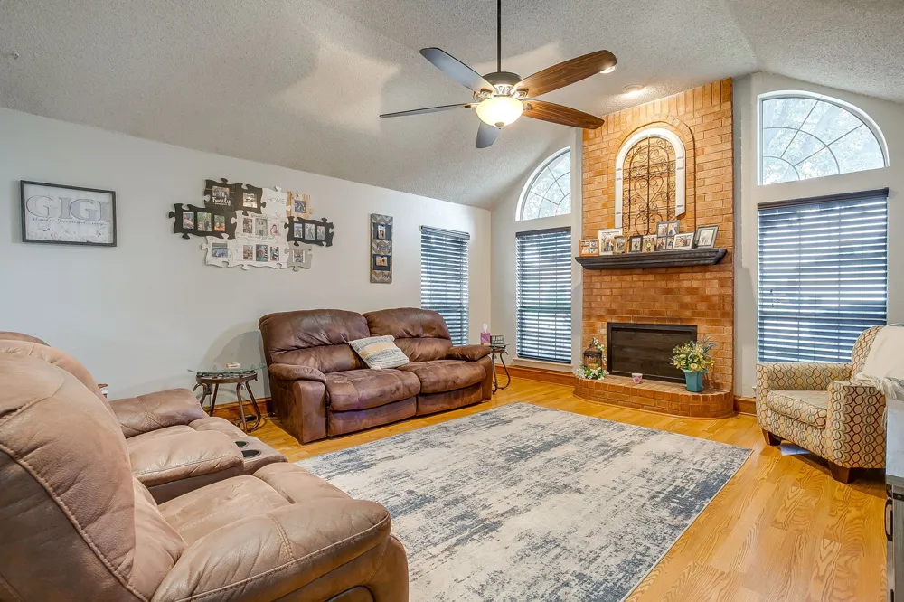 316 Shane Lane Burleson, TX 76028