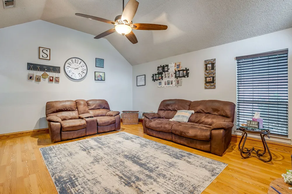 316 Shane Lane Burleson, TX 76028