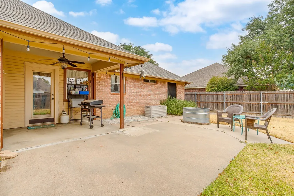 316 Shane Lane Burleson, TX 76028