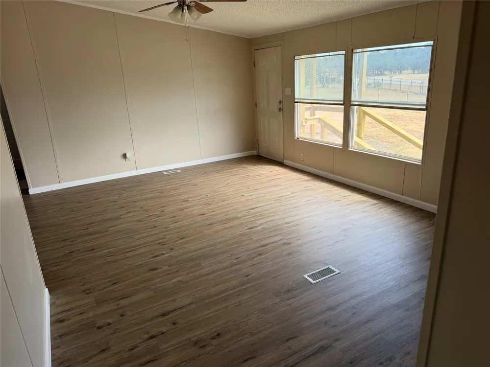 143 Summit Ridge Lane Springtown, TX 76082