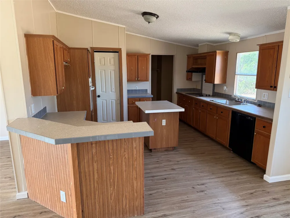 143 Summit Ridge Lane Springtown, TX 76082